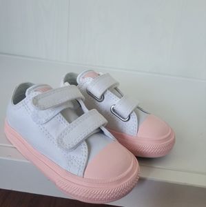 Converse infant/toddler size: 7 color white/pink.